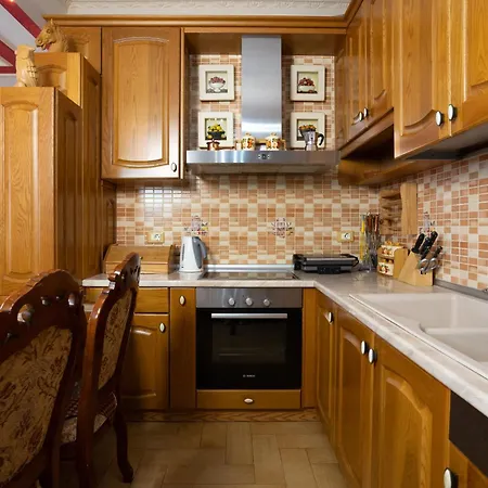 Beachfront 3 Bedroom With Sea View Daire Avlonya