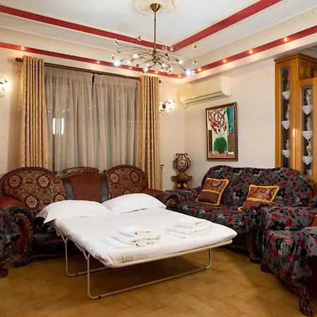 Beachfront 3 Bedroom With Sea View Daire Avlonya