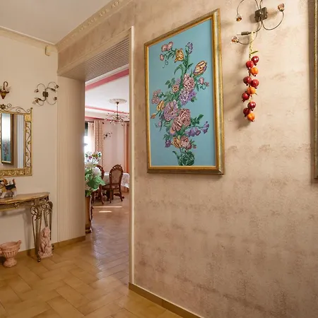 Beachfront 3 Bedroom With Sea View Daire Avlonya