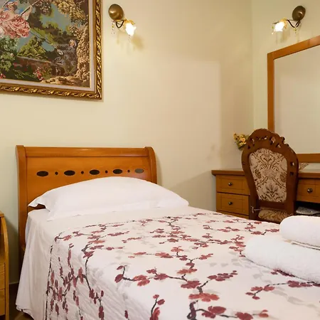Daire Beachfront 3 Bedroom With Sea View *