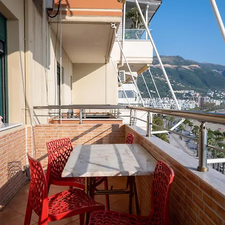 Beachfront 3 Bedroom With Sea View Daire Avlonya