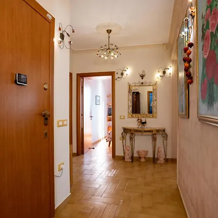 Daire Beachfront 3 Bedroom With Sea View