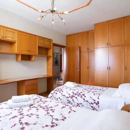 Beachfront 3 Bedroom With Sea View Daire
