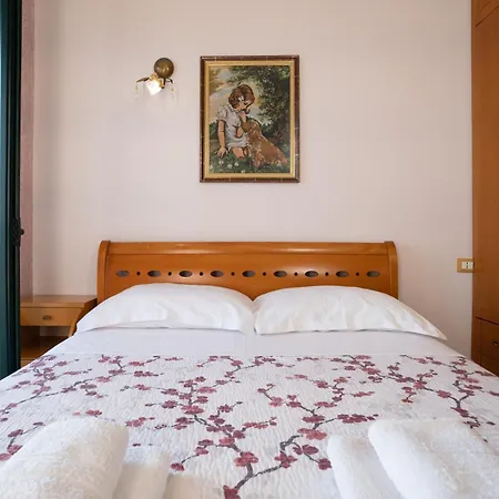 Beachfront 3 Bedroom With Sea View Lejlighed