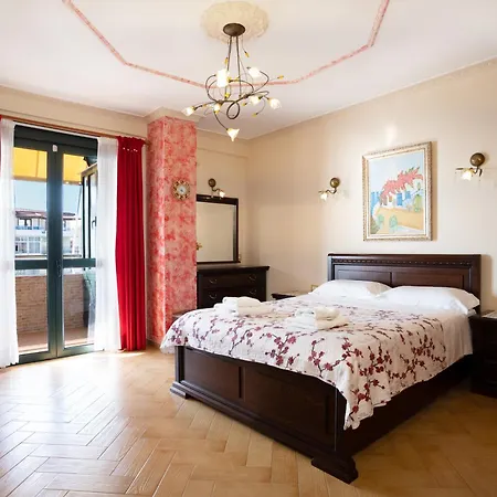 Daire Beachfront 3 Bedroom With Sea View *