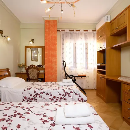 Daire Beachfront 3 Bedroom With Sea View Avlonya