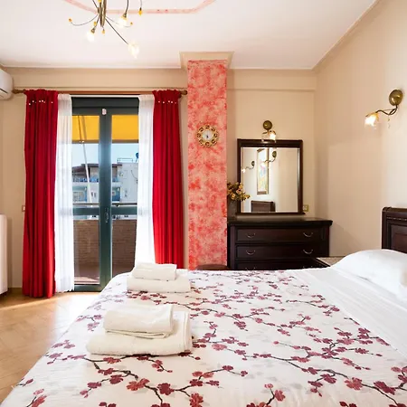 Beachfront 3 Bedroom With Sea View Daire Avlonya