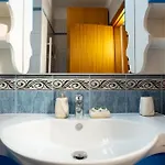 Beachfront 3 Bedroom With Sea View * Wlora