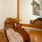 Apartament Beachfront 3 Bedroom With Sea View Wlora