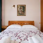 Beachfront 3 Bedroom With Sea View Apartament