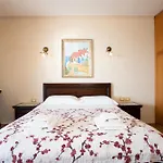 Apartament Beachfront 3 Bedroom With Sea View Wlora