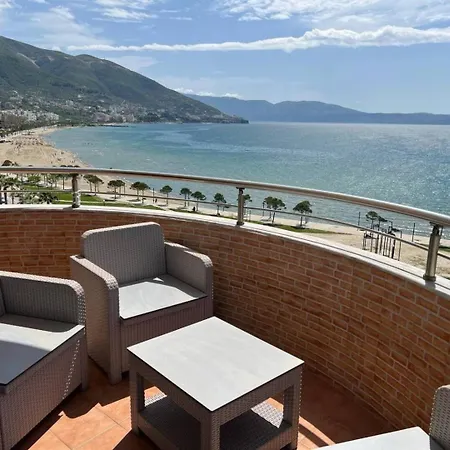 Appartamento Beachfront 3 Bedroom With Sea View Vlorë