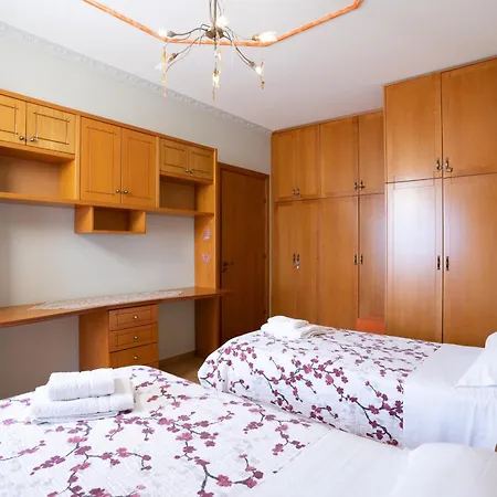 Beachfront 3 Bedroom With Sea View