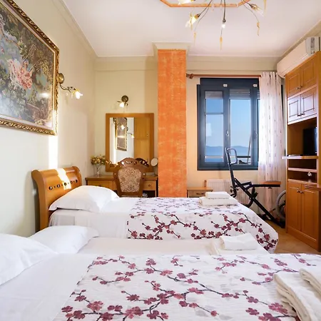 Beachfront 3 Bedroom With Sea View *