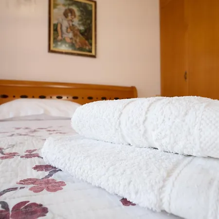 Beachfront 3 Bedroom With Sea View Appartamento