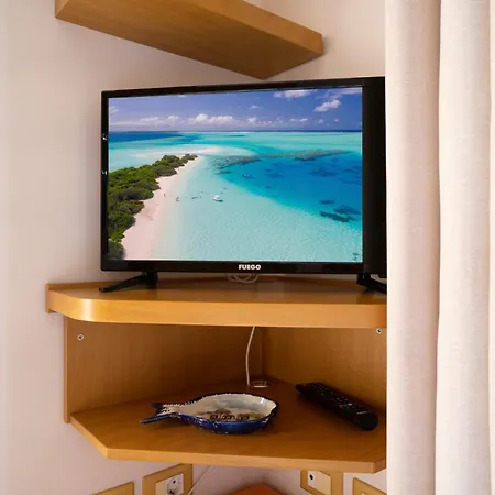 Beachfront 3 Bedroom With Sea View